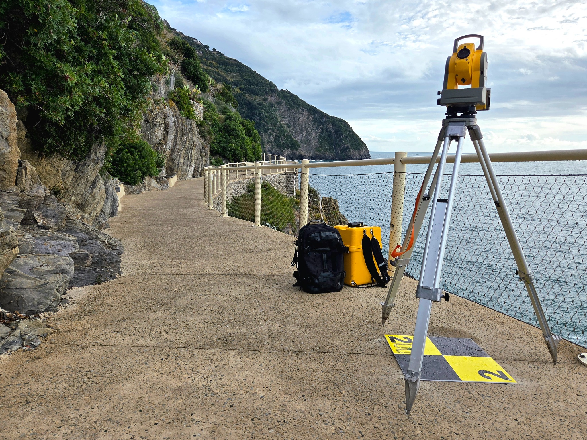 Rilievi topografici a Riomaggiore con stazione totale